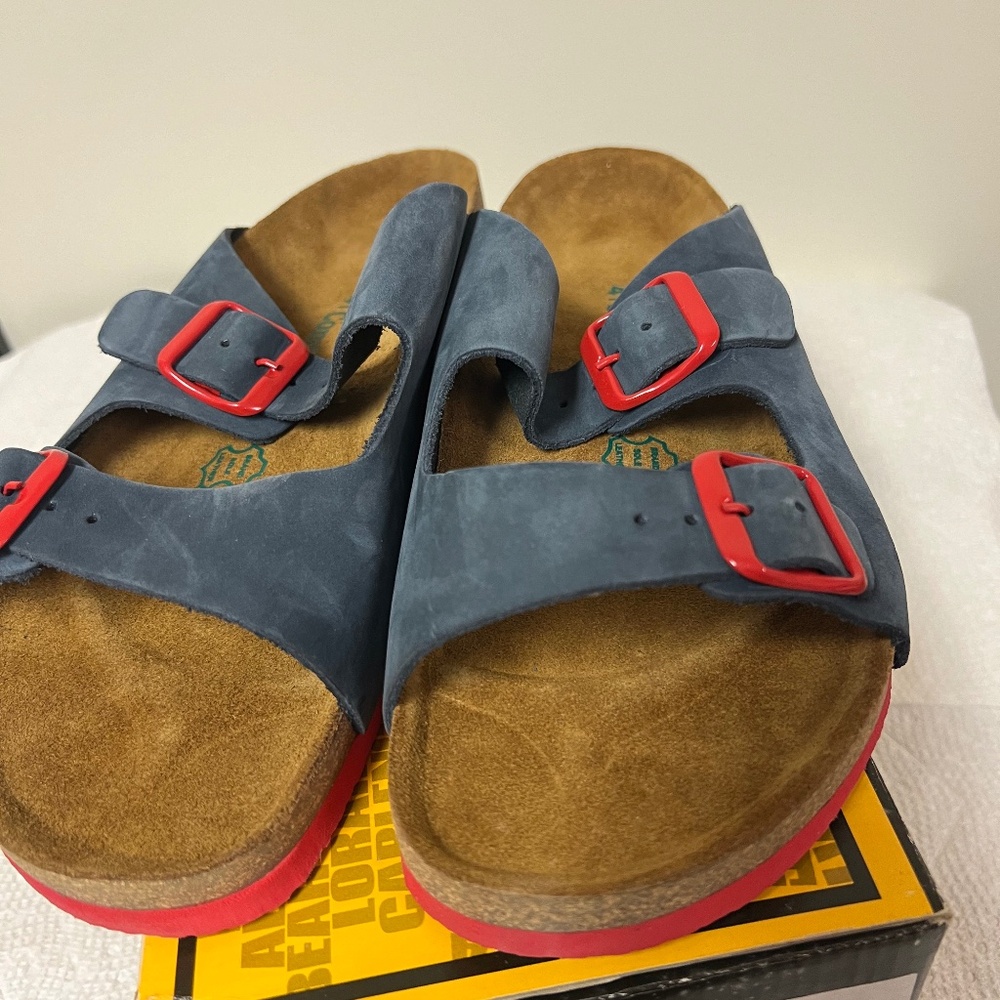 Women’s sandals